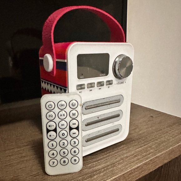 CYLO Retro Bluetooth Boom Box Speaker W/ FM Reception, Mic & Marble-style Finish - Picture 1 of 8